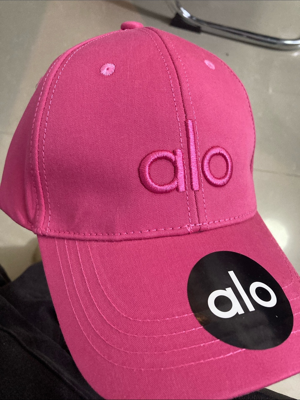 ALO Yoga Hot Pink Embroidered Logo Baseball Cap-authentic